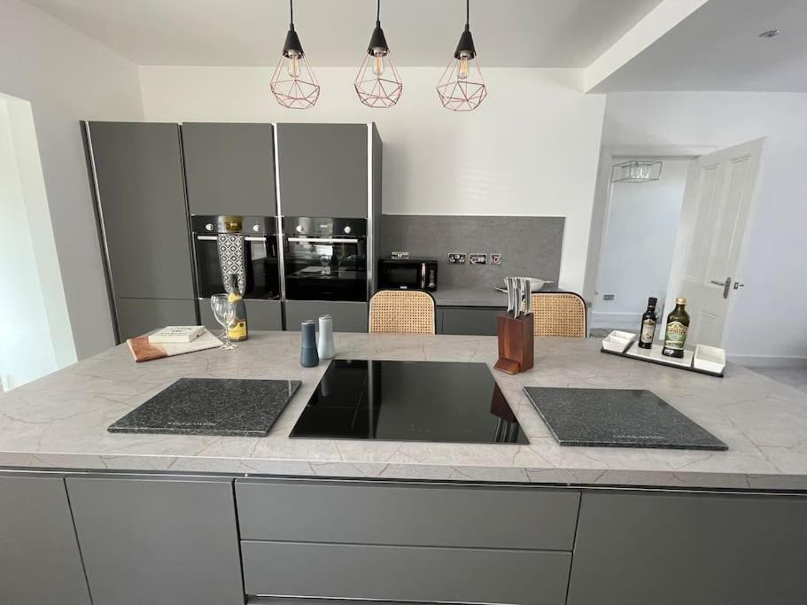 Fantastic Home In Brightons, Falkirk. Polmont Экстерьер фото