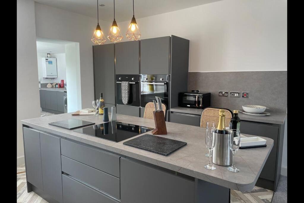 Fantastic Home In Brightons, Falkirk. Polmont Экстерьер фото